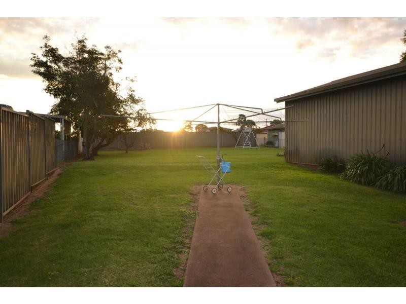 28 Nugent Crescent, Wilsonton QLD 4350