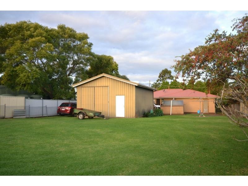 28 Nugent Crescent, Wilsonton QLD 4350