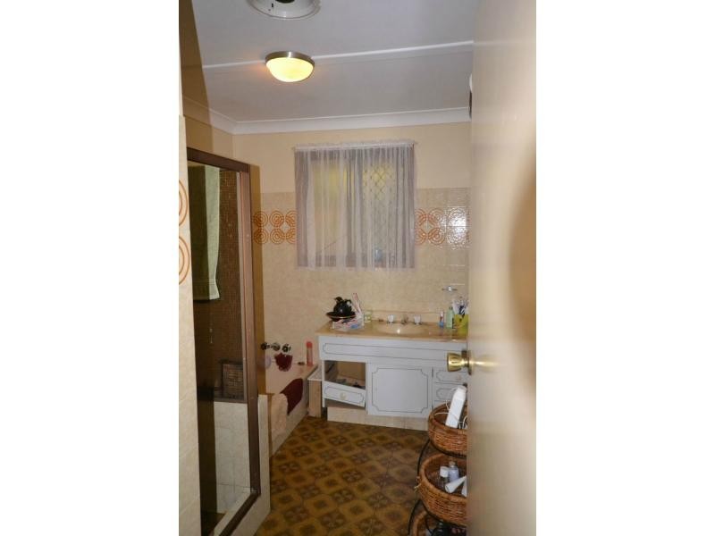 28 Nugent Crescent, Wilsonton QLD 4350