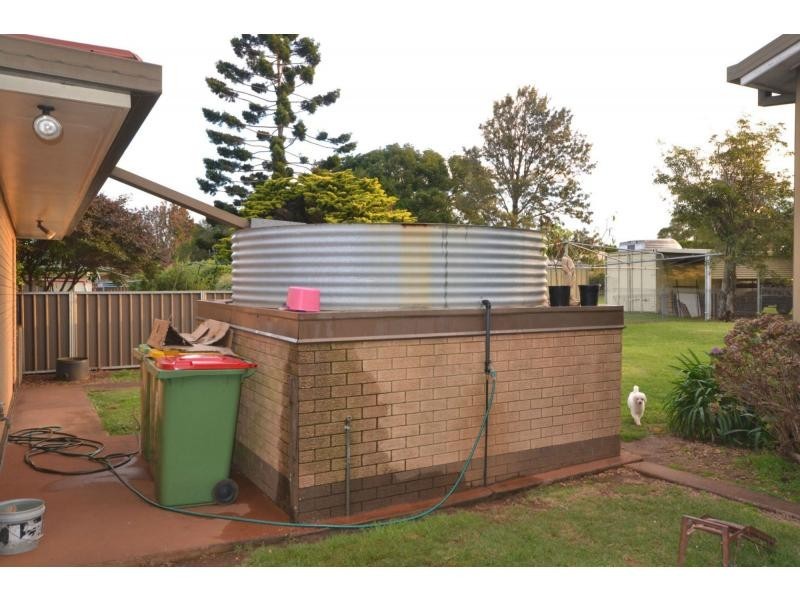 28 Nugent Crescent, Wilsonton QLD 4350