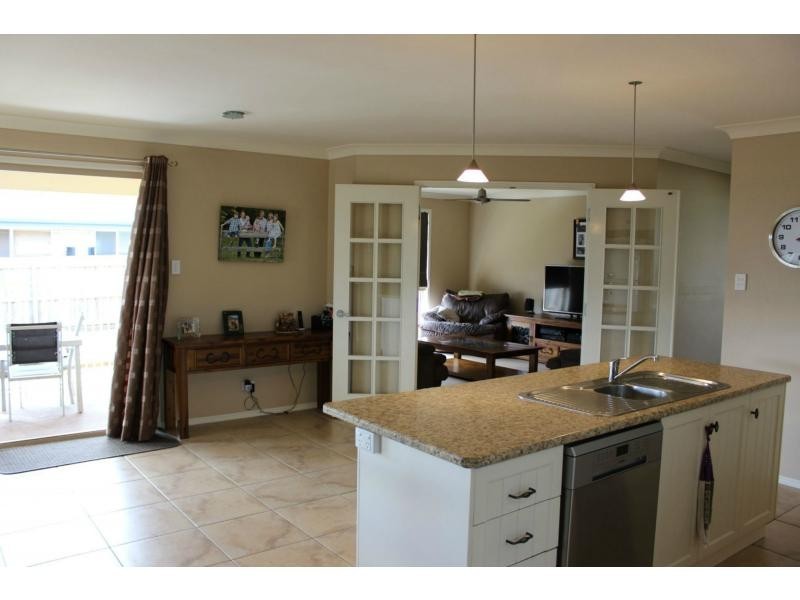 44 Wareena Crescent, Glenvale QLD 4350