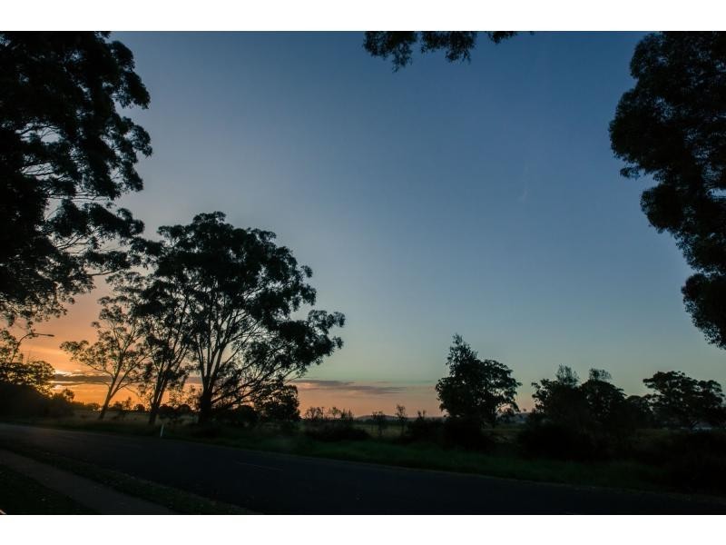 8 Bass Street, Cabarlah QLD 4352