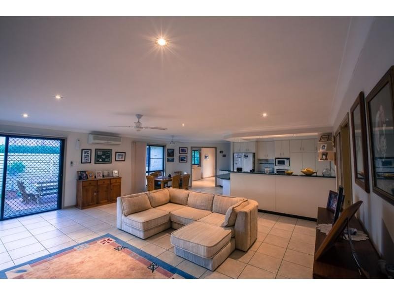 8 Bass Street, Cabarlah QLD 4352