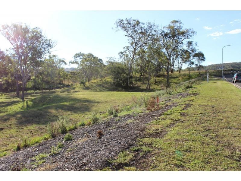 L20, 3 Greenleaf Terrace, Hodgson Vale QLD 4352