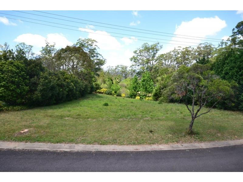 17 Hilltop Crescent, Blue Mountain Heights QLD 4350