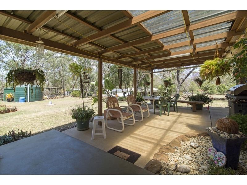 12 Wilga Avenue, Oakey QLD 4401