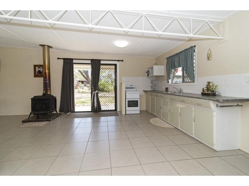 12 Wilga Avenue, Oakey QLD 4401