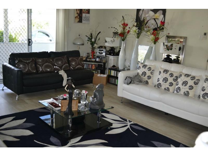 Villa 202/530 Bridge Street, Wilsonton QLD 4350