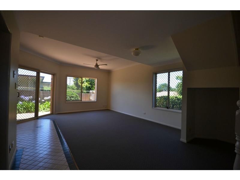 Unit 1/351 West Street, Harristown QLD 4350