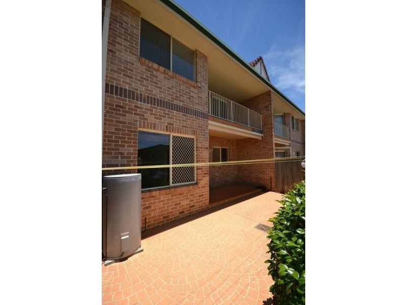 Unit 1/351 West Street, Harristown QLD 4350
