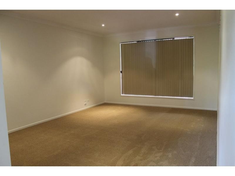 22 Kingfisher Drive, Highfields QLD 4352