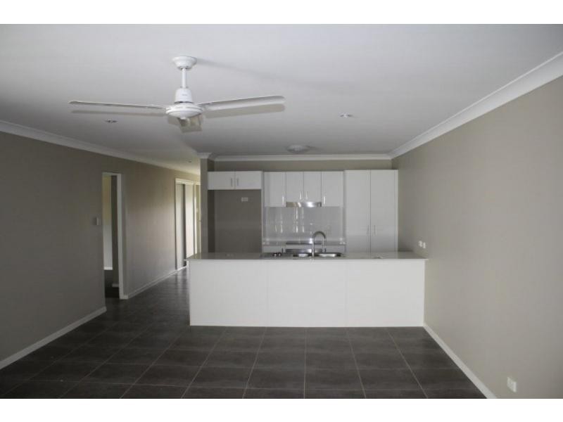 Unit 2 24 Alpine Court, Cranley QLD 4350