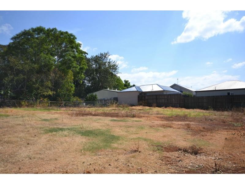 1A Berry Street, Newtown QLD 4350