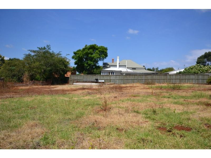 1A Berry Street, Newtown QLD 4350