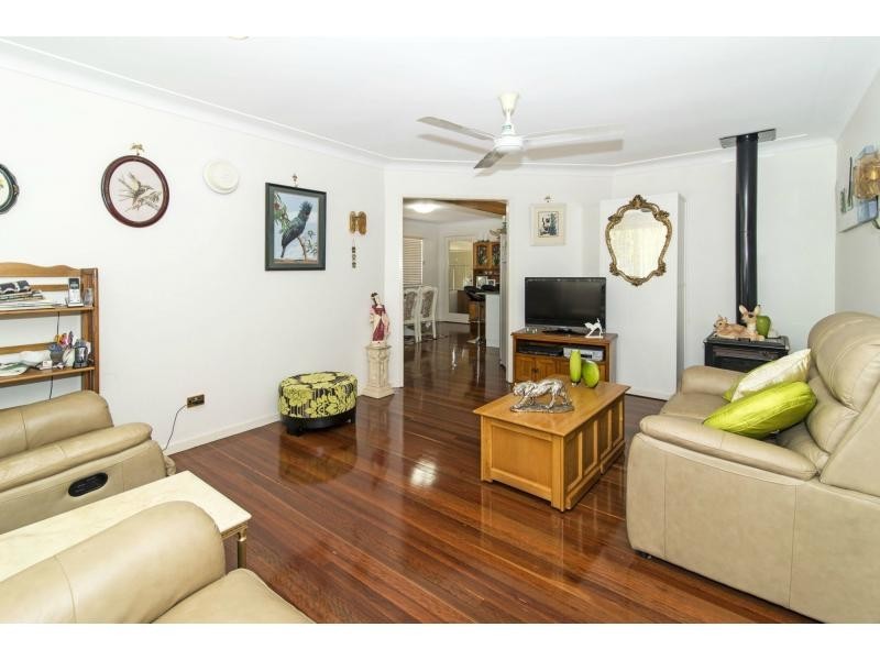 2 Whitefriars Street, Rockville QLD 4350