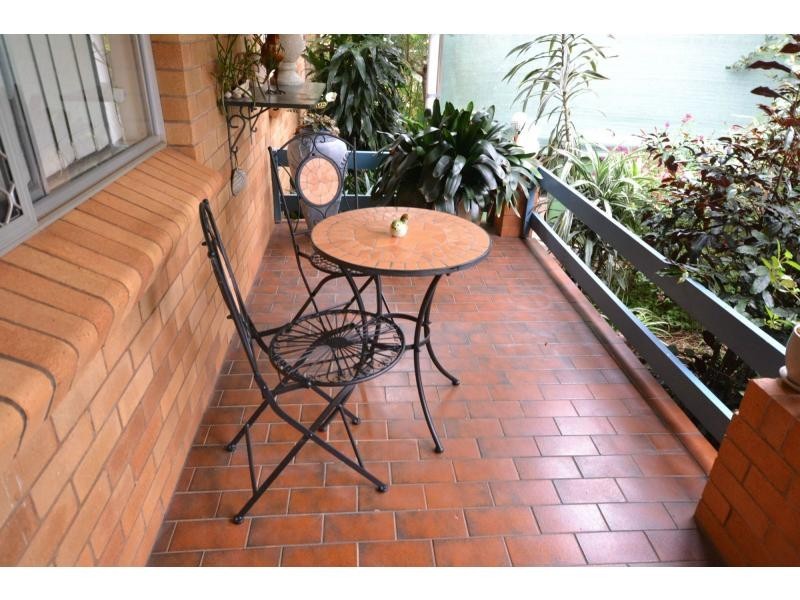 2 Whitefriars Street, Rockville QLD 4350