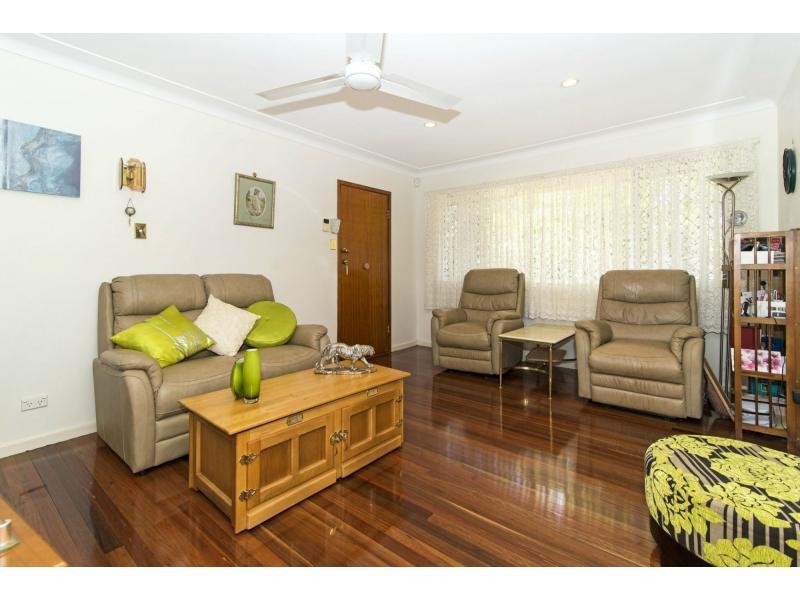 2 Whitefriars Street, Rockville QLD 4350