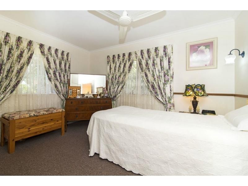 2 Whitefriars Street, Rockville QLD 4350