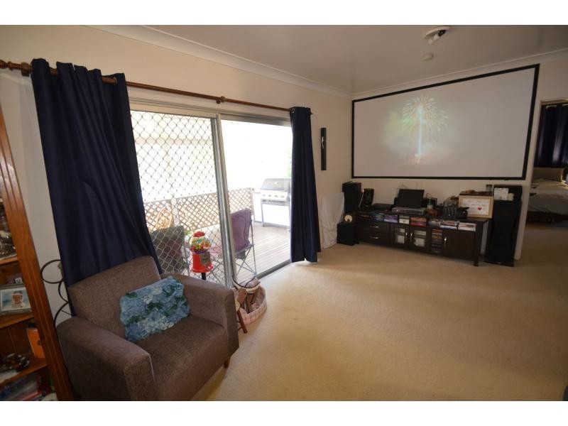 8-10 Cheetham Street, Cecil Plains QLD 4407