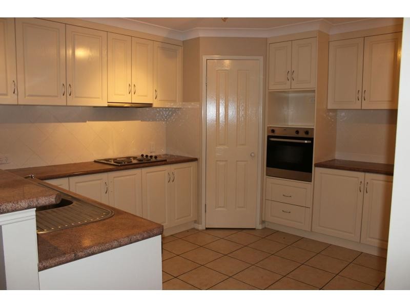 296 Ramsay Street, Middle Ridge QLD 4350