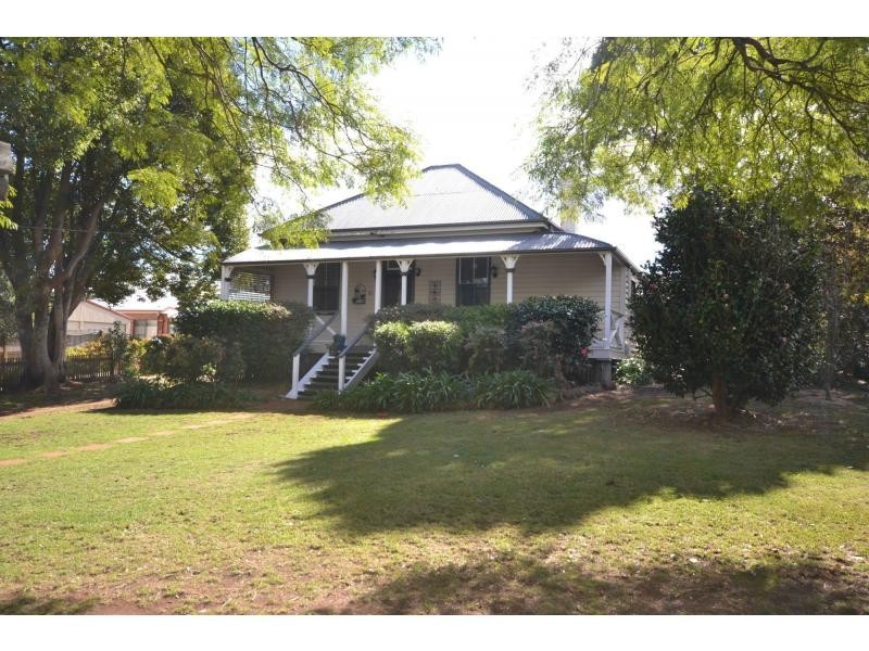 21 Moloney Street, North Toowoomba QLD 4350