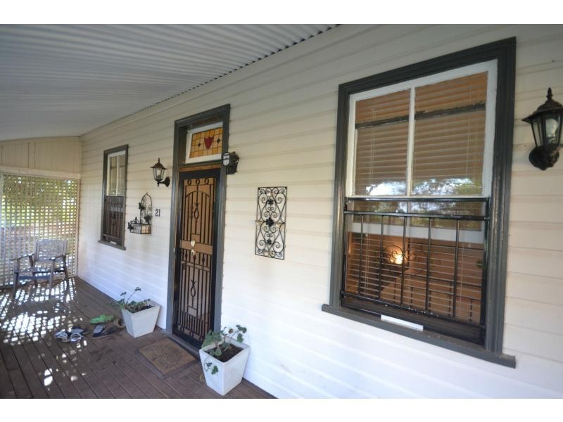 21 Moloney Street, North Toowoomba QLD 4350