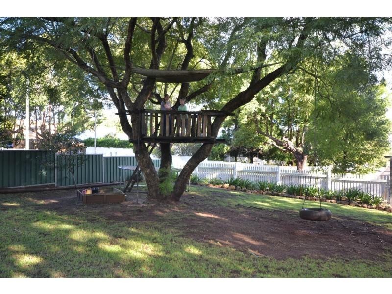 21 Moloney Street, North Toowoomba QLD 4350