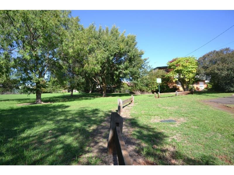 2 Harris Street, Harristown QLD 4350