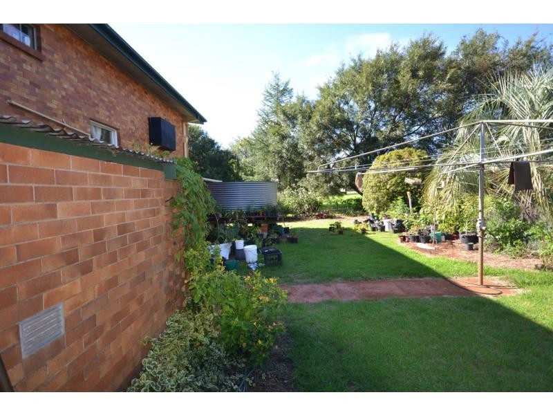 2 Harris Street, Harristown QLD 4350