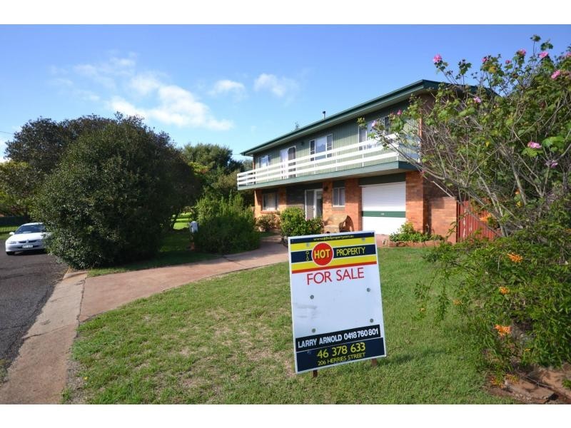 2 Harris Street, Harristown QLD 4350