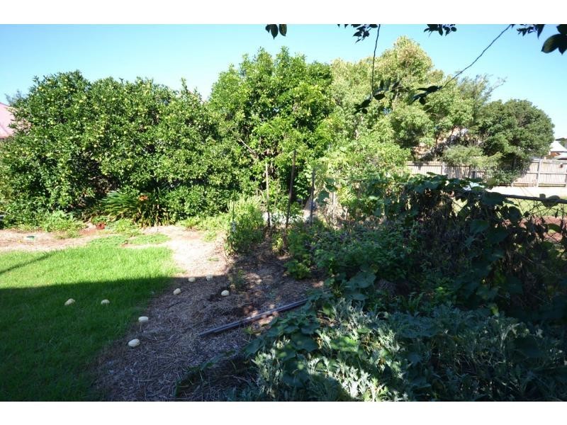 2 Harris Street, Harristown QLD 4350