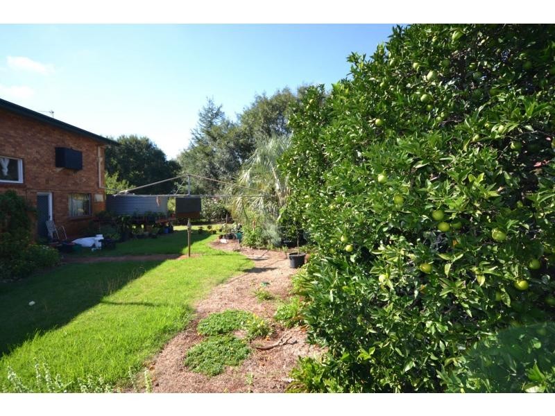 2 Harris Street, Harristown QLD 4350