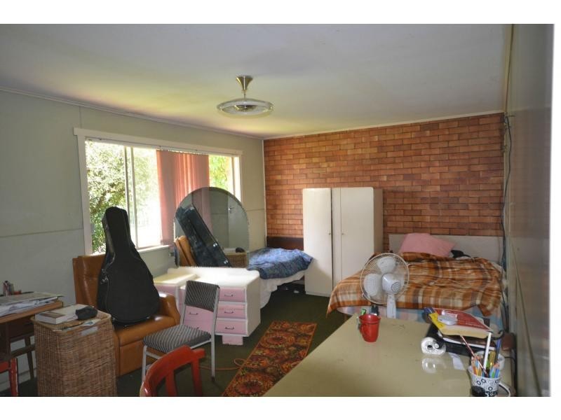 2 Harris Street, Harristown QLD 4350