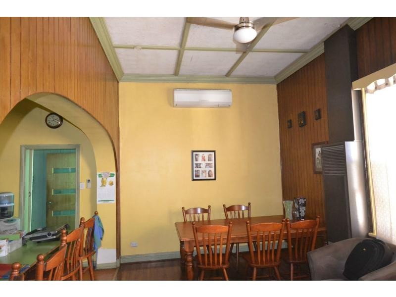 73 West Street, Newtown QLD 4350