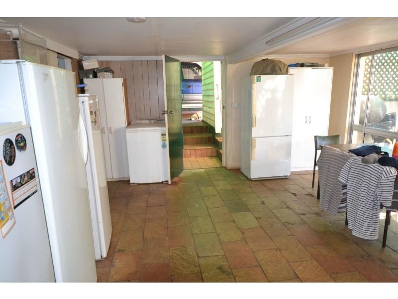 73 West Street, Newtown QLD 4350