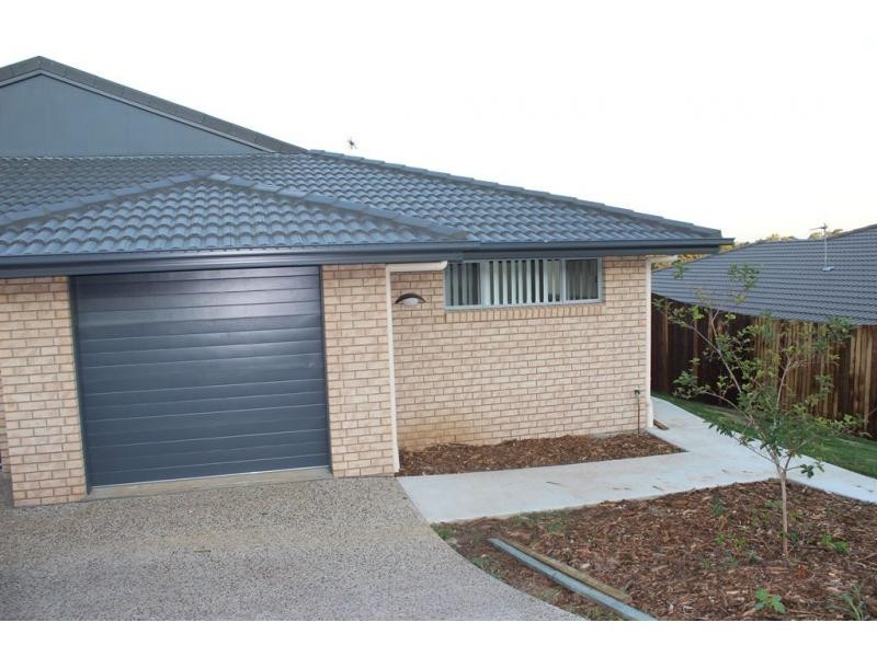 2/15 Alpine Court, Cranley QLD 4350