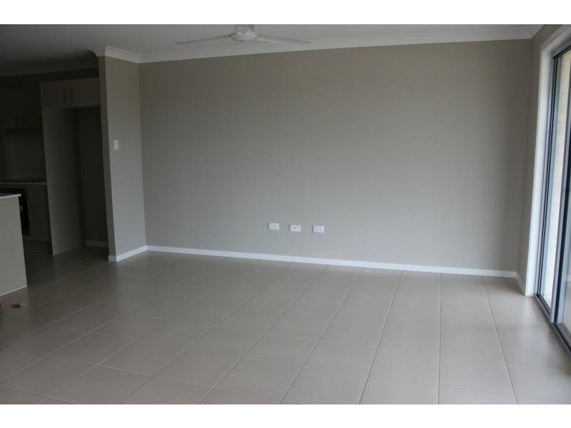 2/19 Alpine Court, Cranley QLD 4350