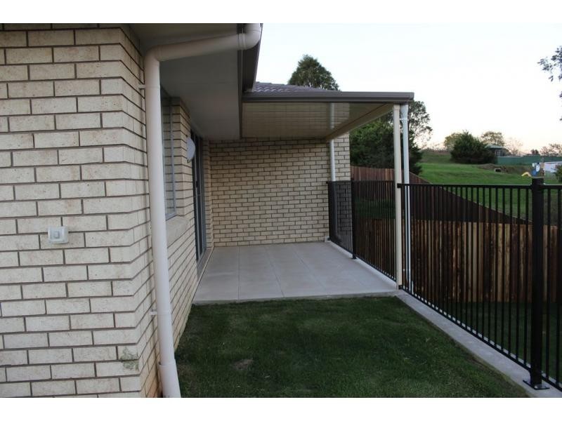 2/19 Alpine Court, Cranley QLD 4350