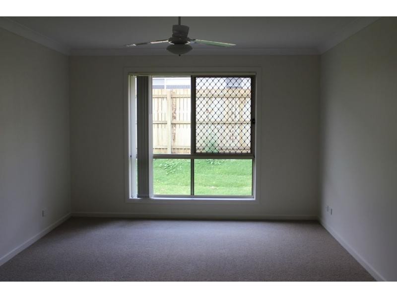25 Mcintosh Street, Westbrook QLD 4350