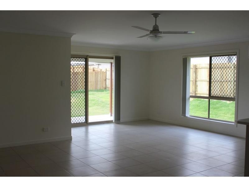 25 Mcintosh Street, Westbrook QLD 4350