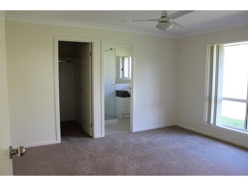 21 Mansell Boulevard, Cotswold Hills QLD 4350