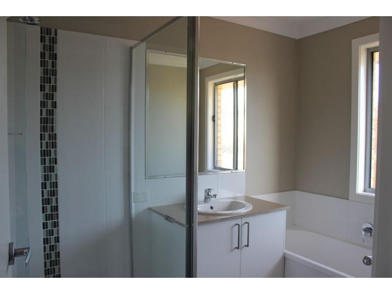 1/103 Gorman Street, Darling Heights QLD 4350