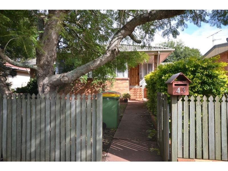 43 Hoey Street, Kearneys Spring QLD 4350