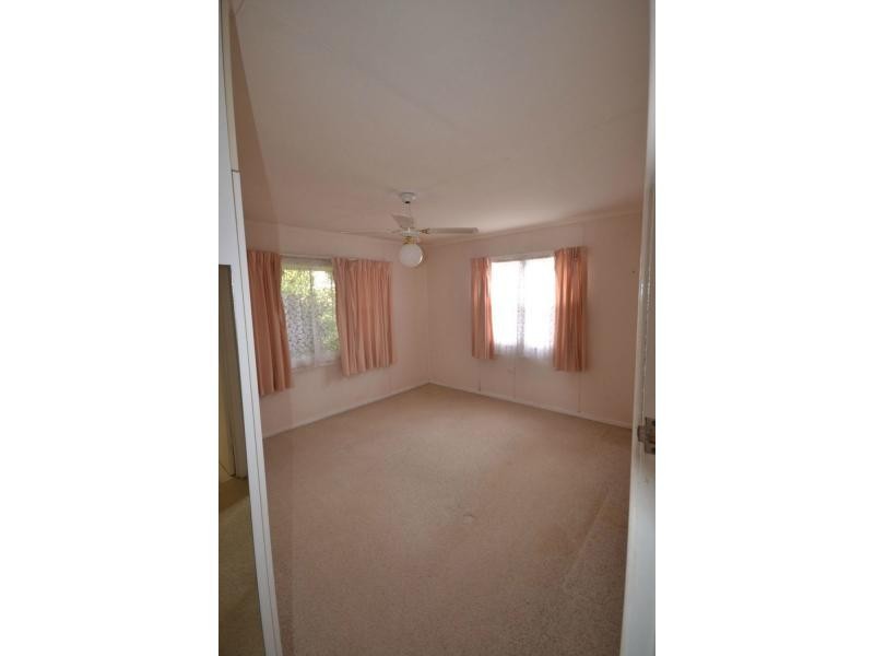 43 Hoey Street, Kearneys Spring QLD 4350