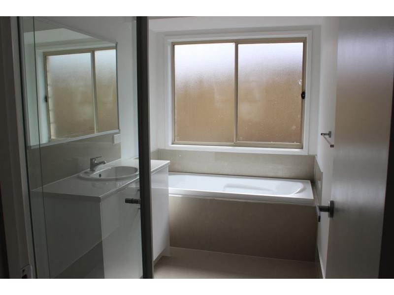 Unit 2 /6 Rubie Court, Westbrook QLD 4350