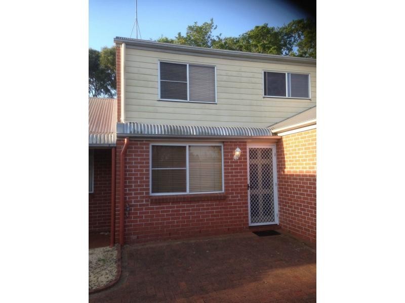 Unit 3/8 Lindsay Street, East Toowoomba QLD 4350