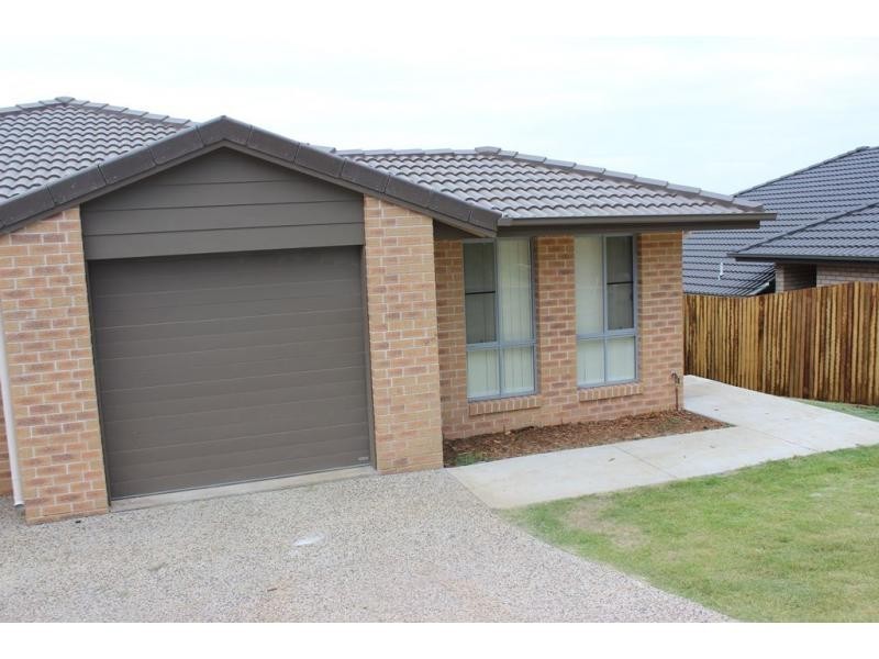 2/13 Alpine Court, Cranley QLD 4350