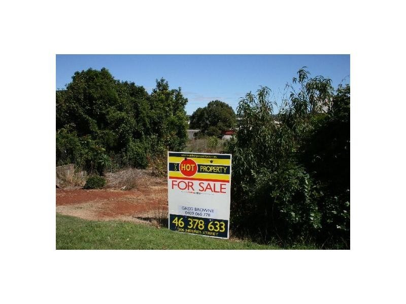 77 Ruthven Street, Harlaxton QLD 4350