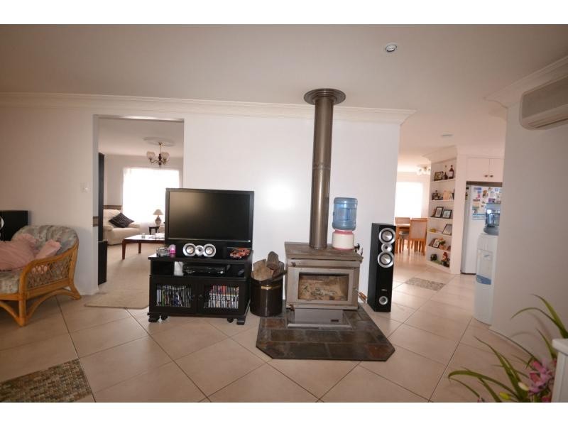 14 Gouldson Drive, Kearneys Spring QLD 4350