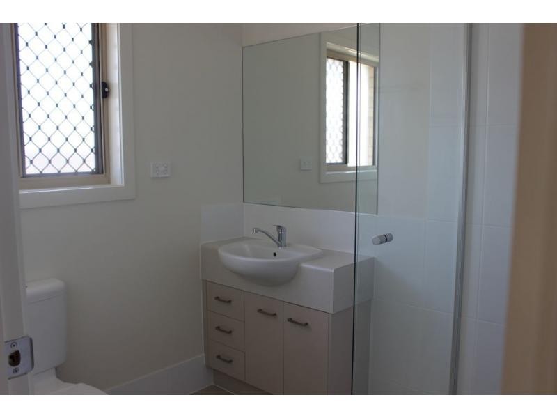 4 Preston Court, Glenvale QLD 4350